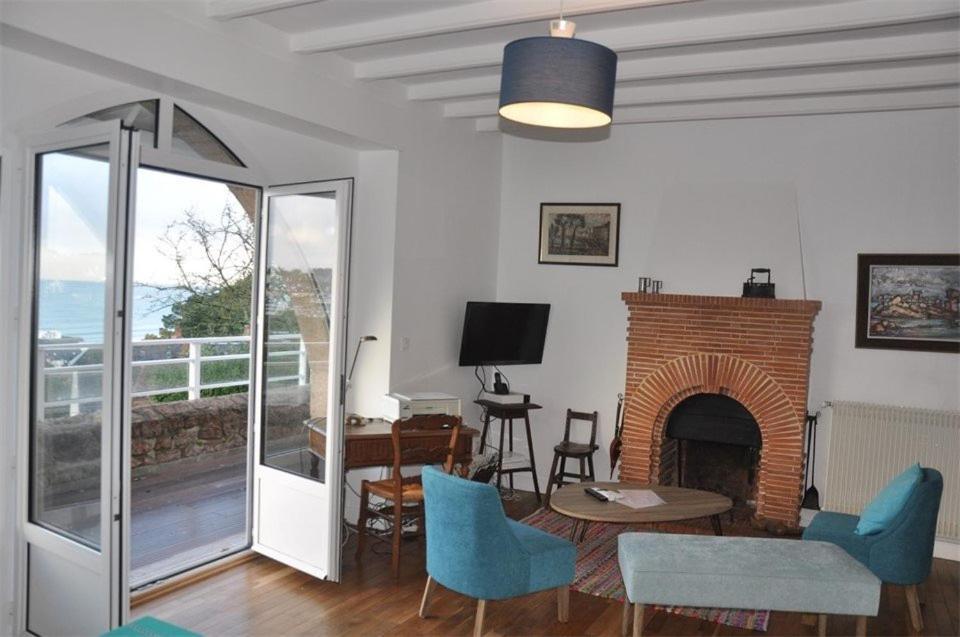 Superbe Vue Avec Wifi, Jardin, Terrasse A Guirec - Ref 931